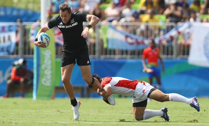 New Zealand’s Tim Mikkelson flaunts his lengthy gams during the Mens Rugby Sevens Pool C match between New Zealand and Japan. Image via Getty.